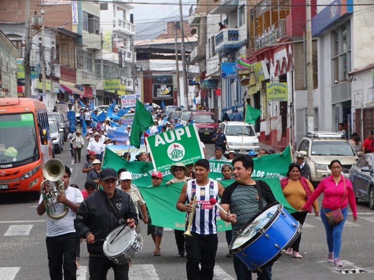 Marchan pidiendo celeridad de juicio entre SBN y familia Tohalino