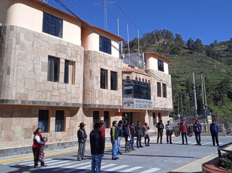 Contraloría evidencia irregular incremento de remuneración de alcalde de Cuchumbaya