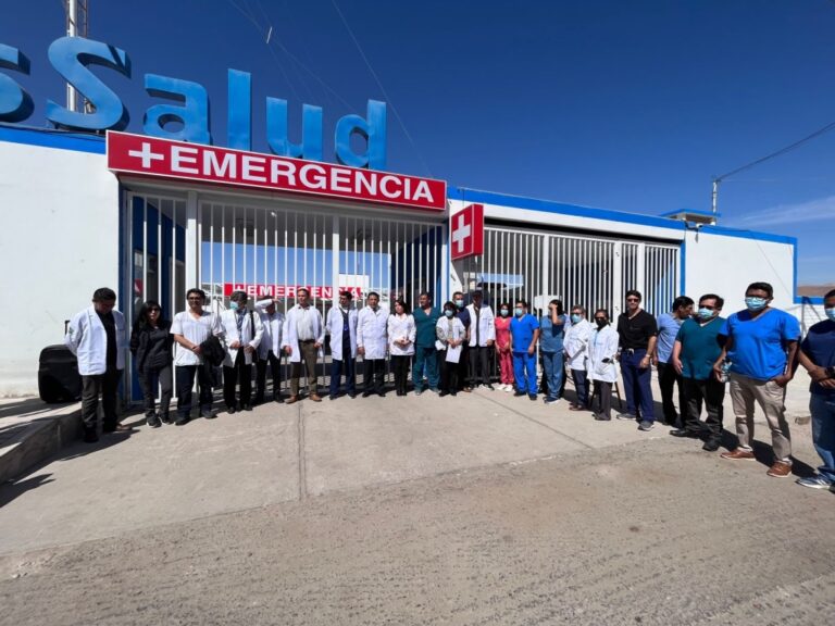 Realizan plantón por mala administración que conllevó a que médicos renuncien en EsSalud  