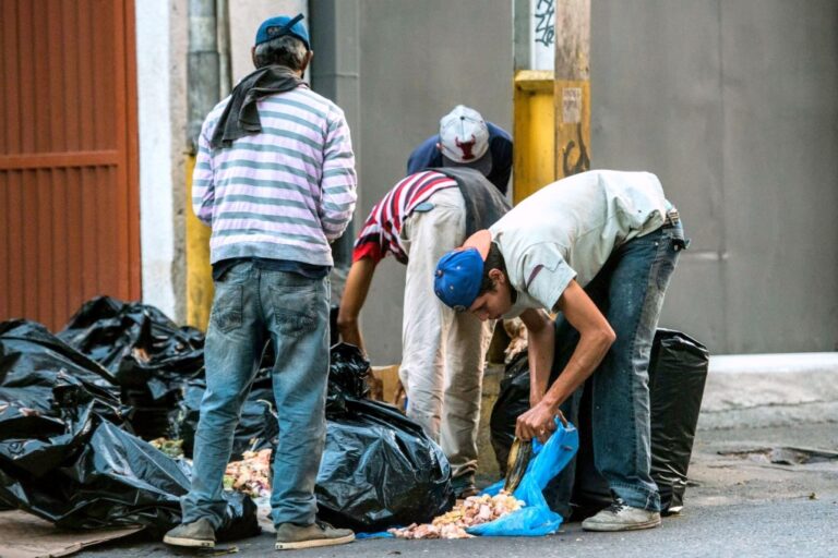 La izquierda destruyó Venezuela: pobreza, corrupción y violación de derechos fundamentales