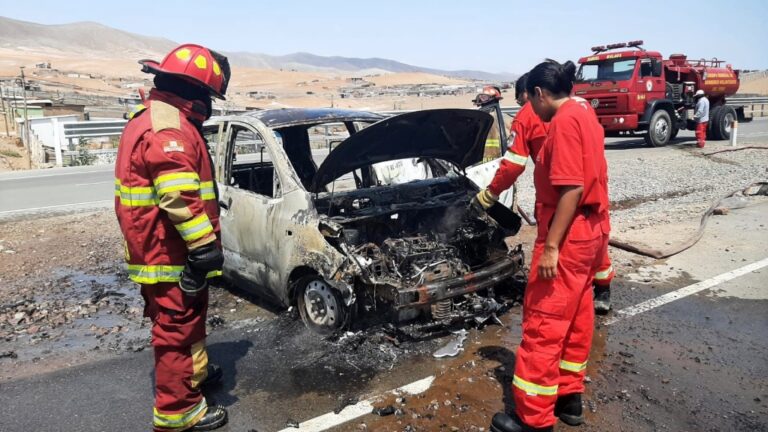Auto se incendia en la Costanera a la altura de Obreros Municipales