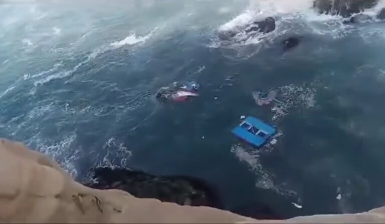 Quilca: Hallan destrozado en el mar bote que sería de Matarani
