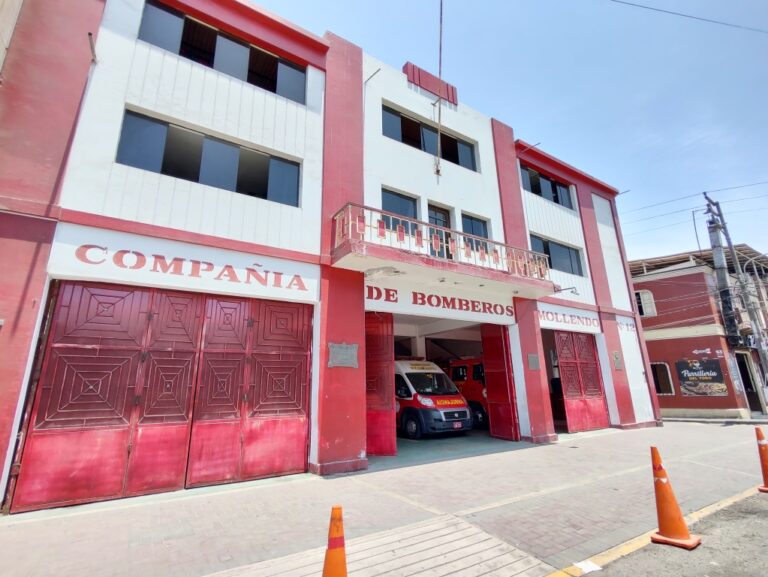 Rohel Sánchez se comprometió a reconstruir cuartel de bomberos Mollendo N° 12