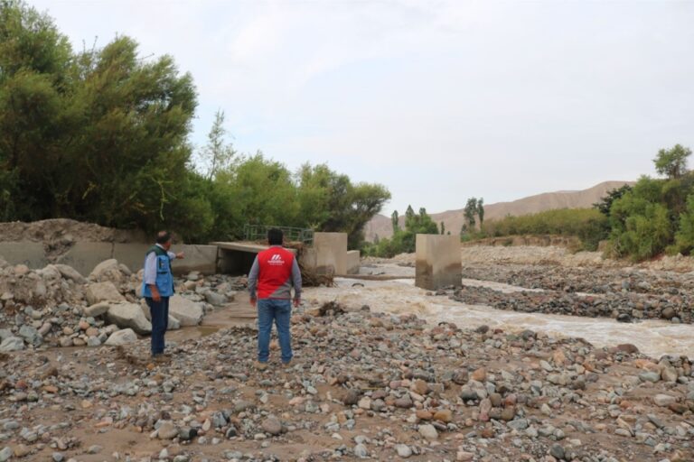GORE: dispone maquinaria para reposición de servicio de agua para riego en puntos críticos del valle de Tumilaca