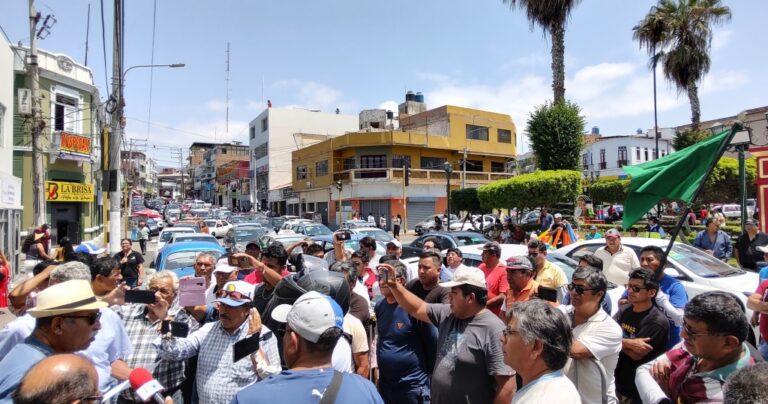 Colectiveros de Mollendo realizarán marcha y plantón contra alcalde provincial