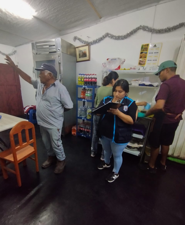 Operativo de fiscalización en locales de comida rápida en Islay-Matarani