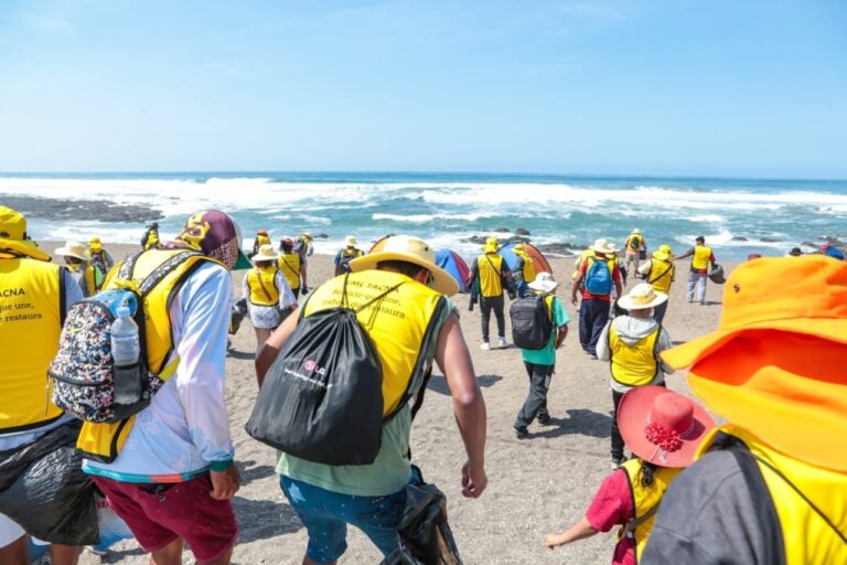 Sentenciados de Medio Libre del INPE realizan labores de limpieza en playas del litoral peruano
