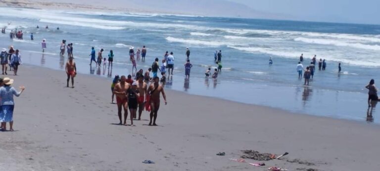 Familia que llegó de Cusco se salva de perecer ahogada en Ilo  