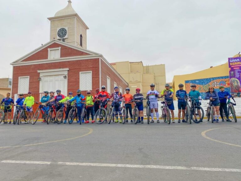 Emocionante travesía ciclista estrecha lazos entre Perú y Bolivia
