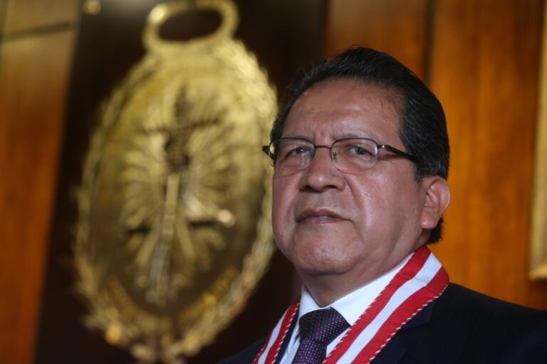 Pablo Sánchez habría archivado caso Chinchero para beneficiar a Vizcarra 