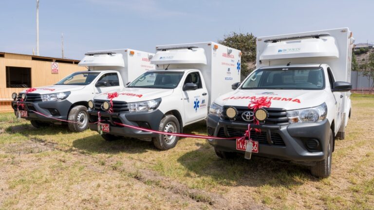 La DIRESA recepcionó tres ambulancias destinadas para Ichuña, Coalaque y Ubinas