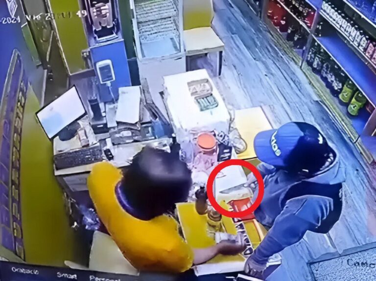 Delincuente con cuchillo en mano asaltó minimarket en Mollendo