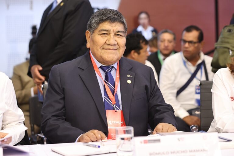 Congresista arequipeño presenta moción de interpelación contra ministro Rómulo Mucho