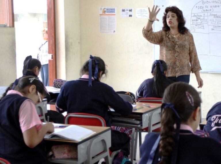 Transfieren más de S/ 65 millones a 23 gobiernos regionales para crear plazas docentes