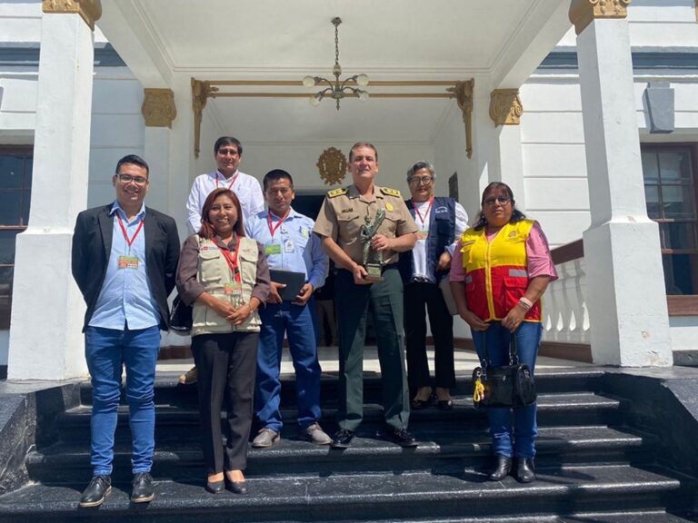 Autoridades distritales de Islay se reúnen con jefe de la Macrepol Arequipa