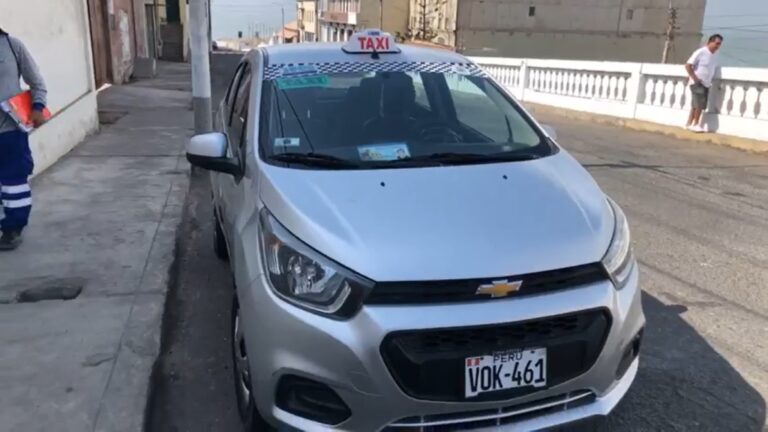 Taxis colectivos de Mollendo contarán con nuevos distintivos de autorización