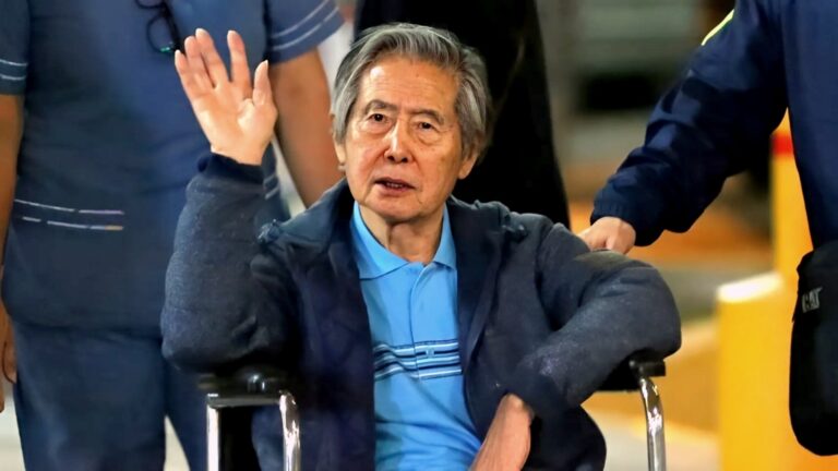Alberto Fujimori fue internado en una clínica local para realizarle una biopsia