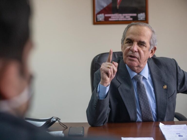 Congresista Roberto Chiabra anuncia que postulará a la presidencia el 2026