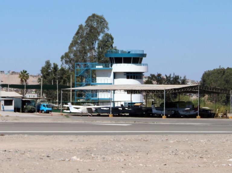Alertan que Corpac S.A. podría recibir obra inconclusa de torre de control en el aeropuerto de Moquegua