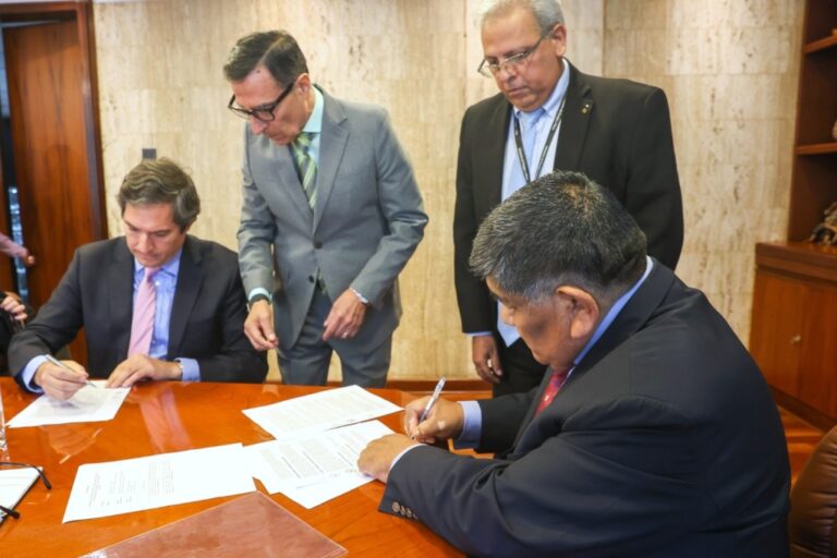 Minem y Anglo American Perú firman adendas de Quellaveco por casi US$ 6,500 millones
