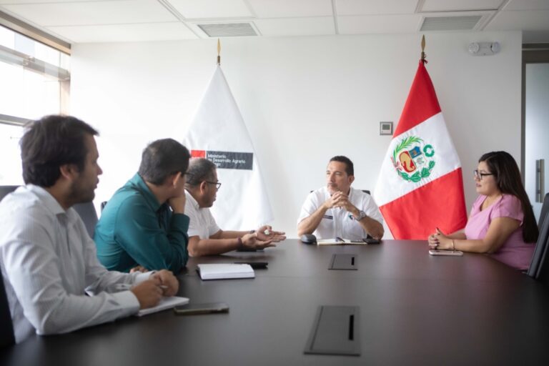 Gobernadora gestiona financiamiento ante el Midagri para lograr construcción de la represa Chilota