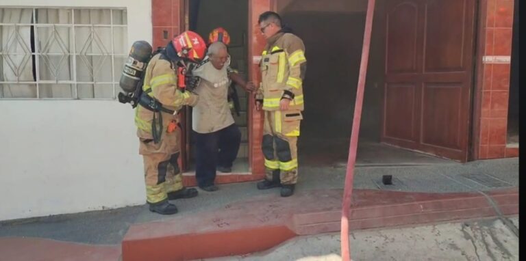 Incendio en una vivienda de Alto Ilo deja a adulto mayor afectado