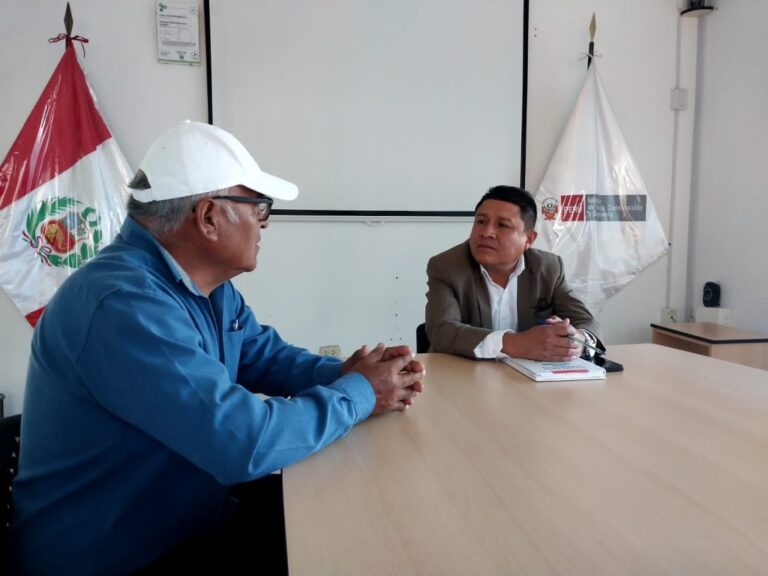 Alcalde Abel Suarez busca ejecución de saneamiento para Chucarapi y Valle Arriba