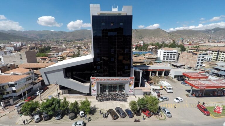 Caja Cusco logra mejor confianza que Caja Arequipa