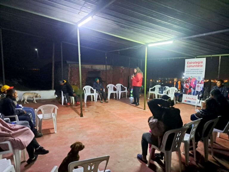 Charlas preventivas sobre violencia familiar en AVIS Santa Cruz de la Costa