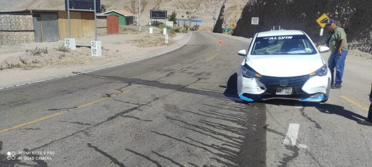 Despiste y choque de vehículo deja 4 heridos en Torata 