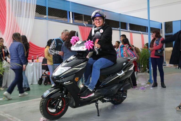 Festejo del Día de la Madre tuvo concurrencia masiva en Matarani