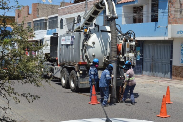 EPS Ilo realiza limpieza preventiva de redes de alcantarillado con hidrojet del Otass