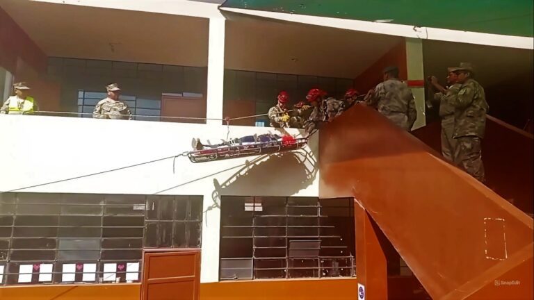 I.E. Hilda Candiotti: realizan ejercicios de rescate previos al simulacro 