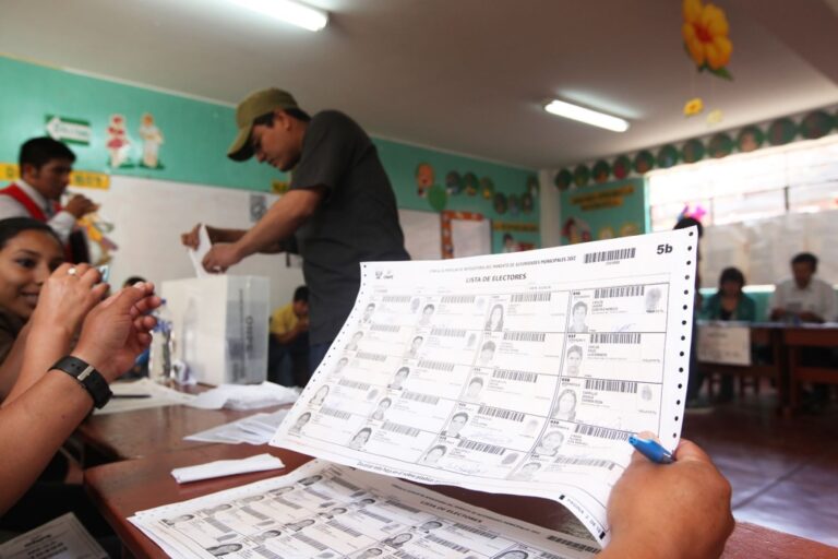 ¿Los moqueguanos entienden que significa la palabra “democracia”?