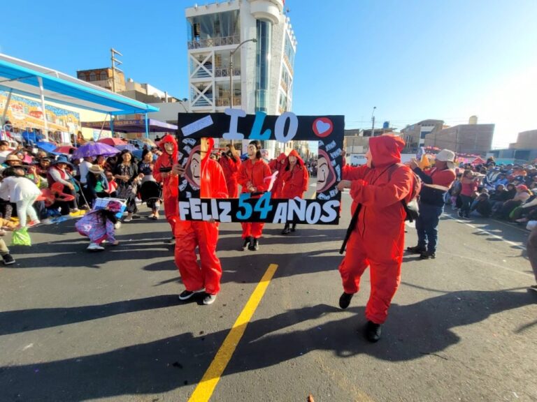 Gran corso de la amistad por el 54° aniversario de la provincia de Ilo