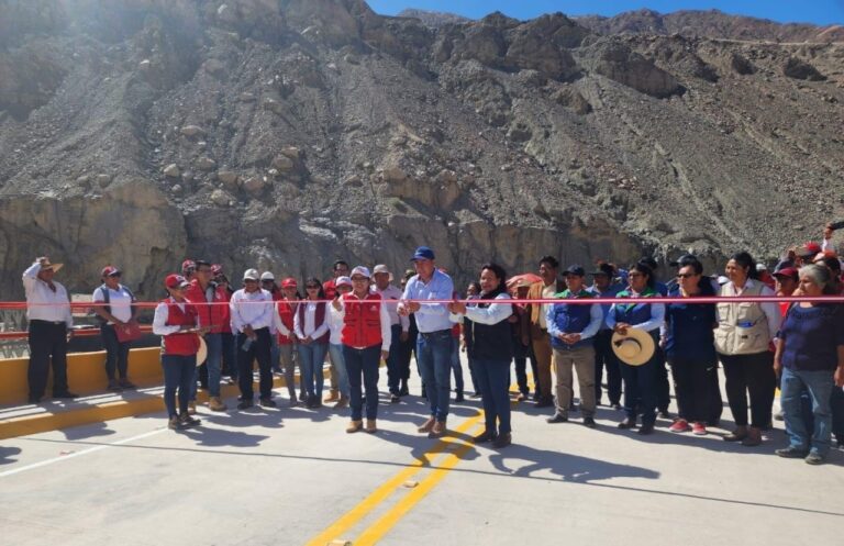 Inauguran puente “El Chorro 2” en Quinistaquillas