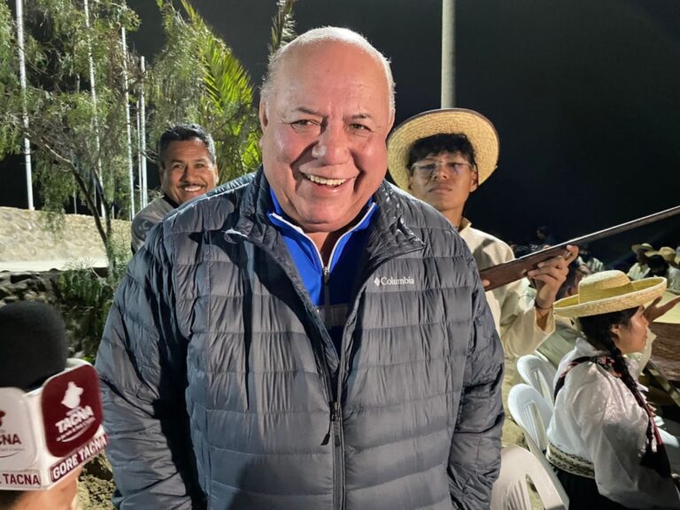 Trinquetes Políticos: Gallo viejo, con el ala mata