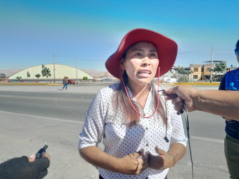 Población de Chen Chen realiza plantón exigiendo proyecto del óvalo primario