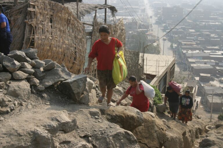 INEI: pobreza monetaria se elevó a 29 % el 2023