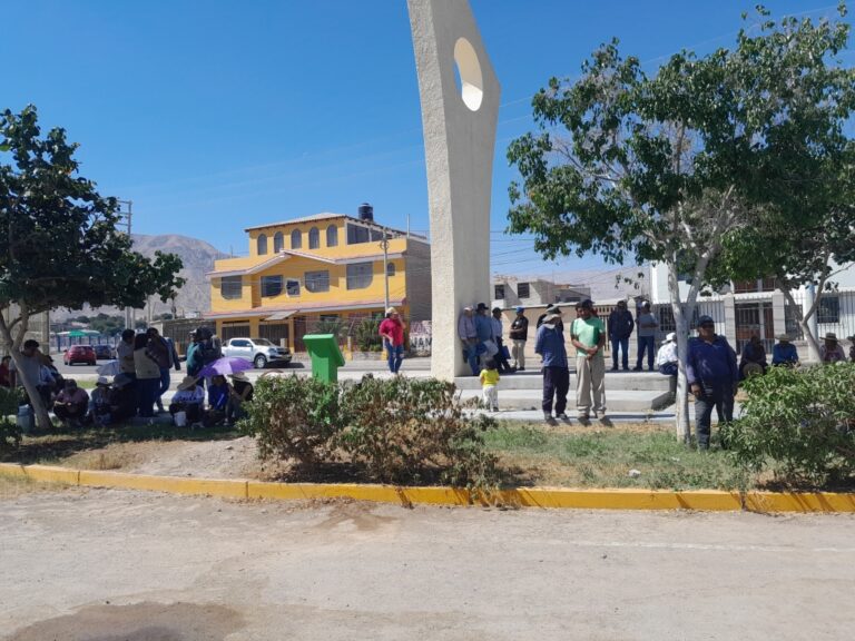 Agricultores protestan contra CORPAC por cierre del acceso ancestral hacia Alto La Villa  