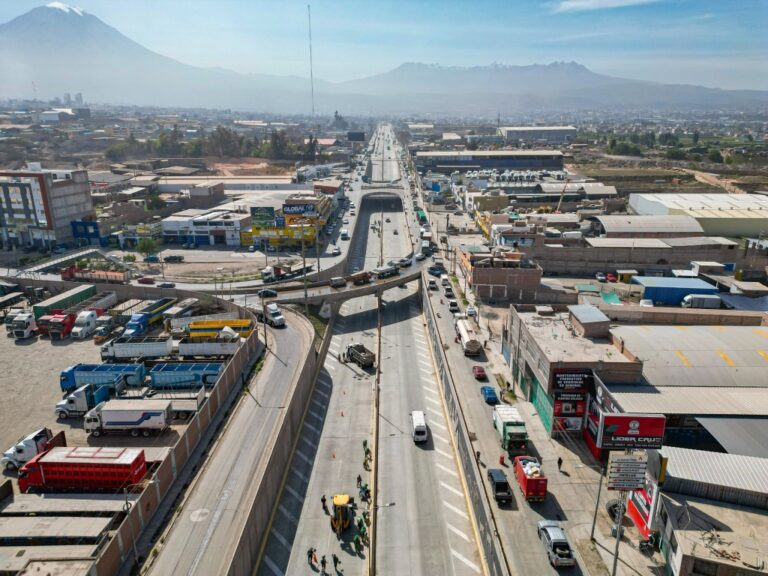 Construirán 3 puentes peatonales en la variante de Uchumayo