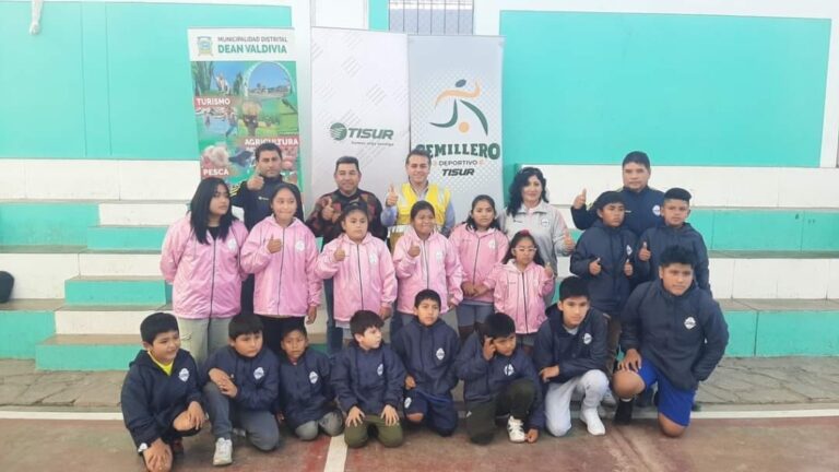 Niños y jóvenes reciben uniformes del programa “Semillero Deportivo Tisur”