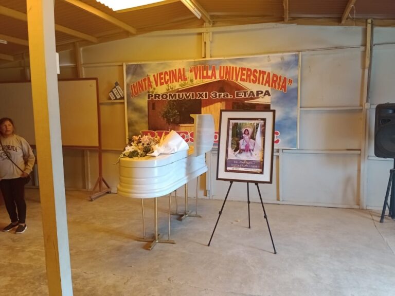Dan último adiós a la estudiante Brianna en el cementerio San Gerónimo 