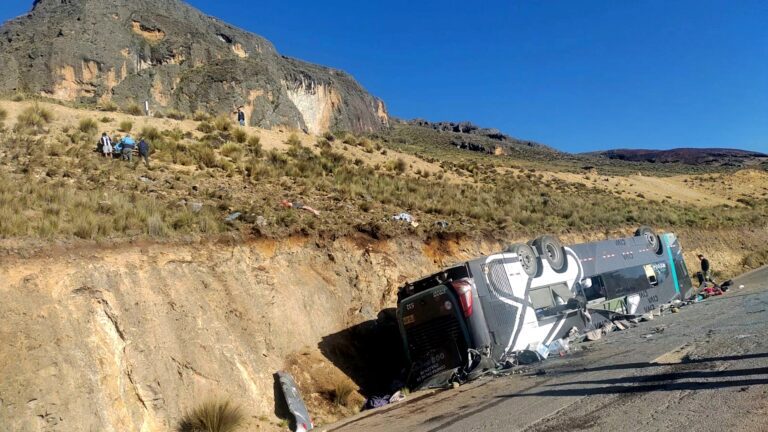 Tragedia en Ayacucho: 13 personas fallecidas y 14 heridas en accidente de CIVA