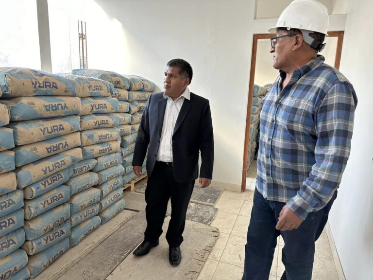 Congresista Quito fiscalizó avance de la obra del colegio Centro de Mollendo