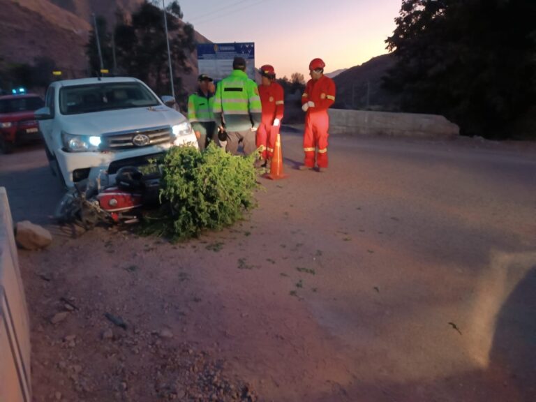 Un herido en choque entre camioneta y motocicleta