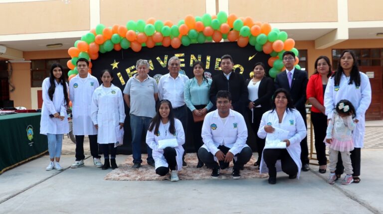 Ceremonia de entrega de indumentaria para estudiantes del IESTP Valle de Tambo