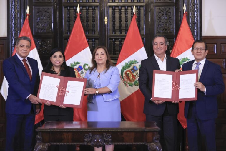 Promulgan nuevas leyes para impulsar el sector portuario y el cabotaje