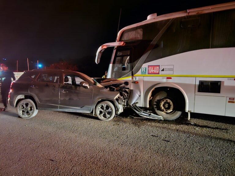 Choque frontal en la carretera a Toquepala con dos personas heridas