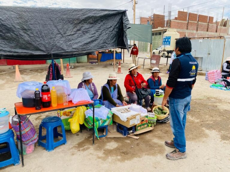 Municipalidad del CP de Chen Chen realiza trabajo de ordenamiento del comercio ambulatorio